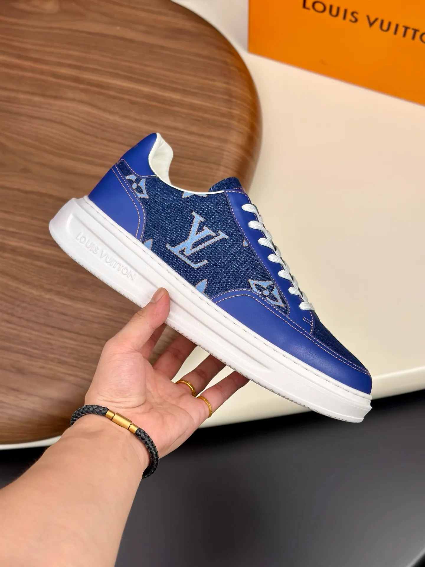 Men's shoes 💰740 Lv 🔍Top purchasing agent Louis Vuitton, sports sneakers counter synchronization, uppers imported from Italy, high-quality splicing colorful complex crafts, imported mesh pads are soft and comfortable, soles: original factory special soles, T men's shoes 💰U exclusive activity molded soles super comfortable, original factory and single goods, high quality, welcome to compare, code number 38-44 (customized 45 46)